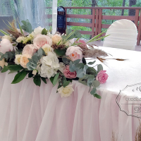 Свадебный президиум и цветами